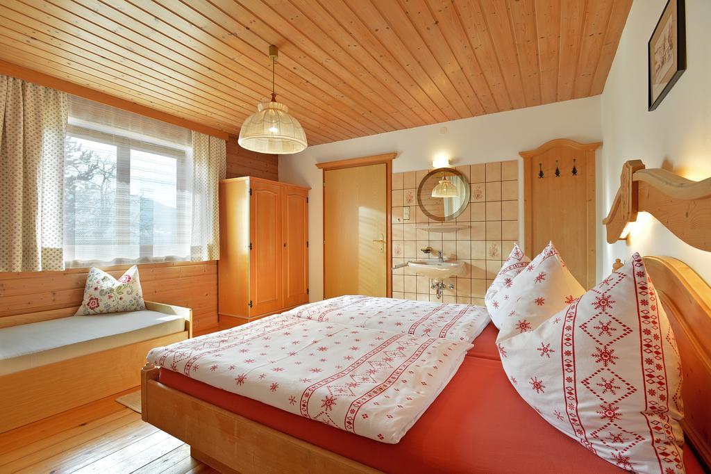 Gugghof Apartment *